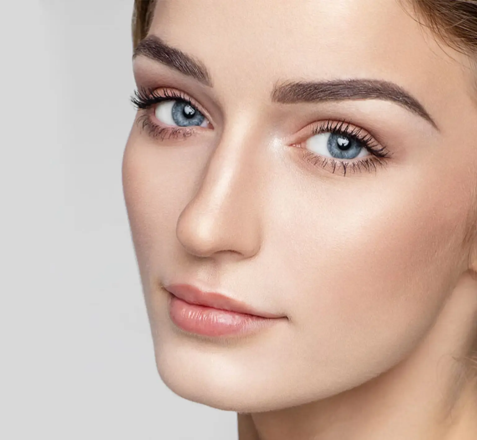 مزایای کاشت ابرو طبیعی چیست؟