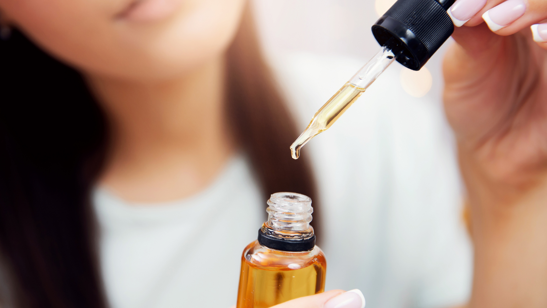 اشتباهات رایج در روغن‌تراپی بعد از کاشت مو