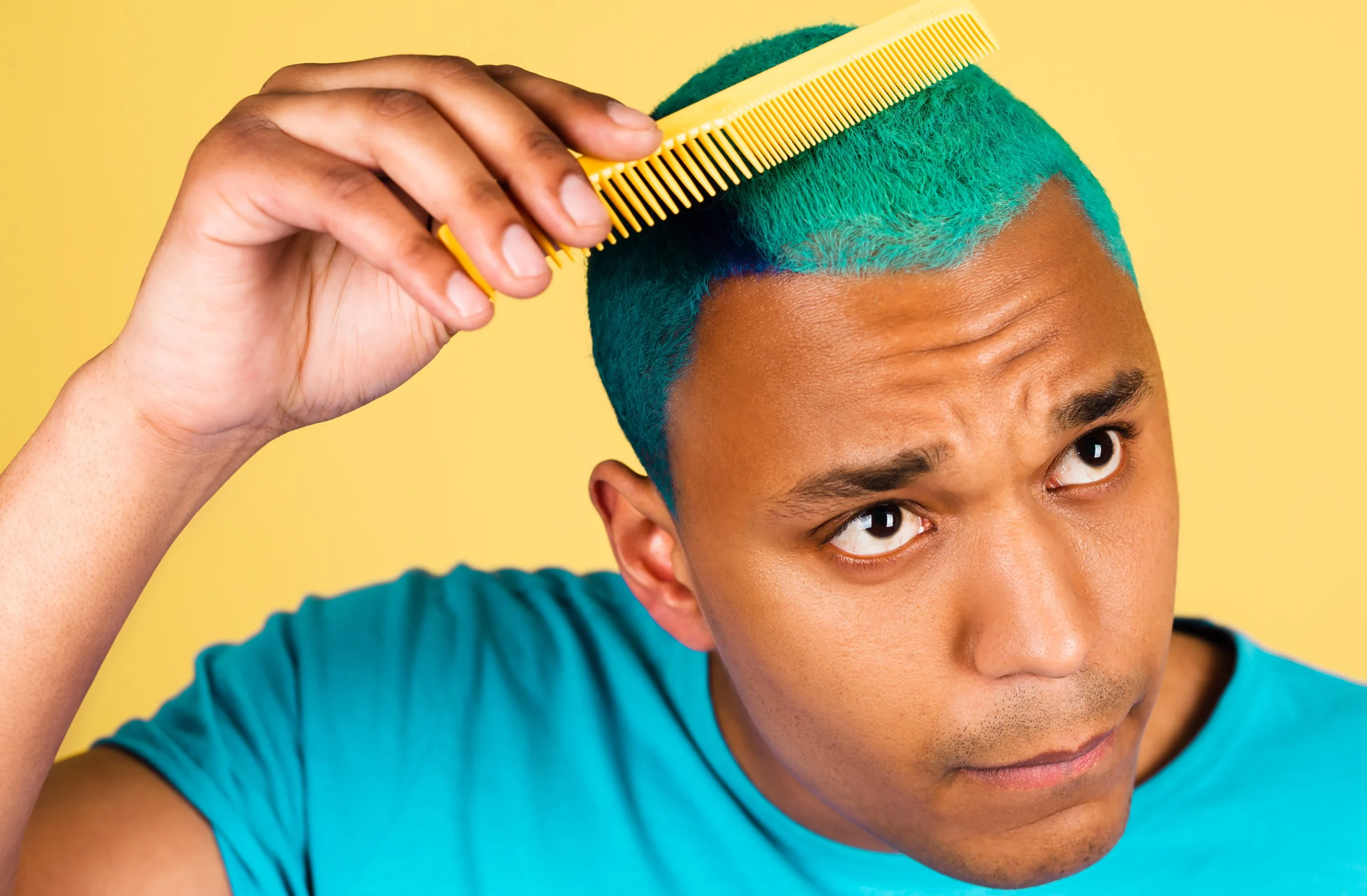 چرا زمان رنگ مو بعد از کاشت مو اهمیت دارد